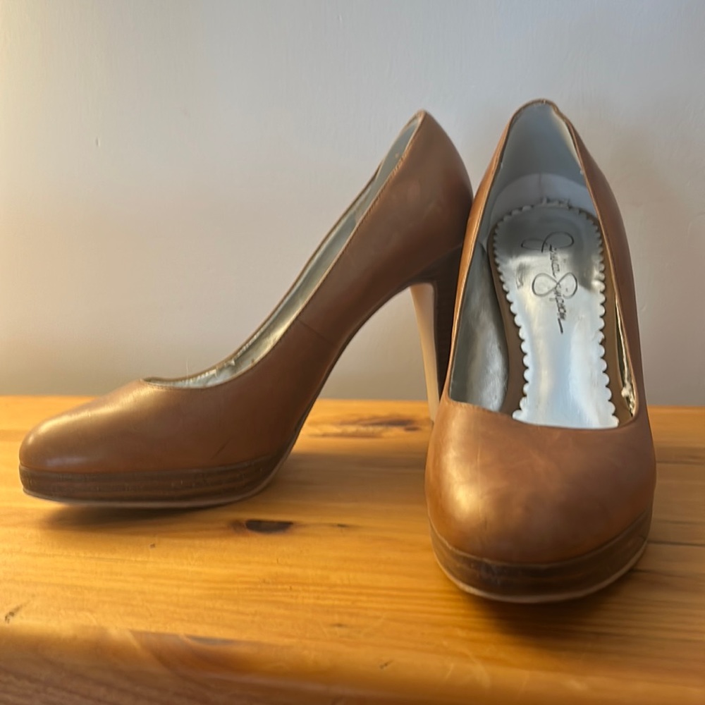 Jessica Simpson 7.5 Tan 4.25 inch Heels